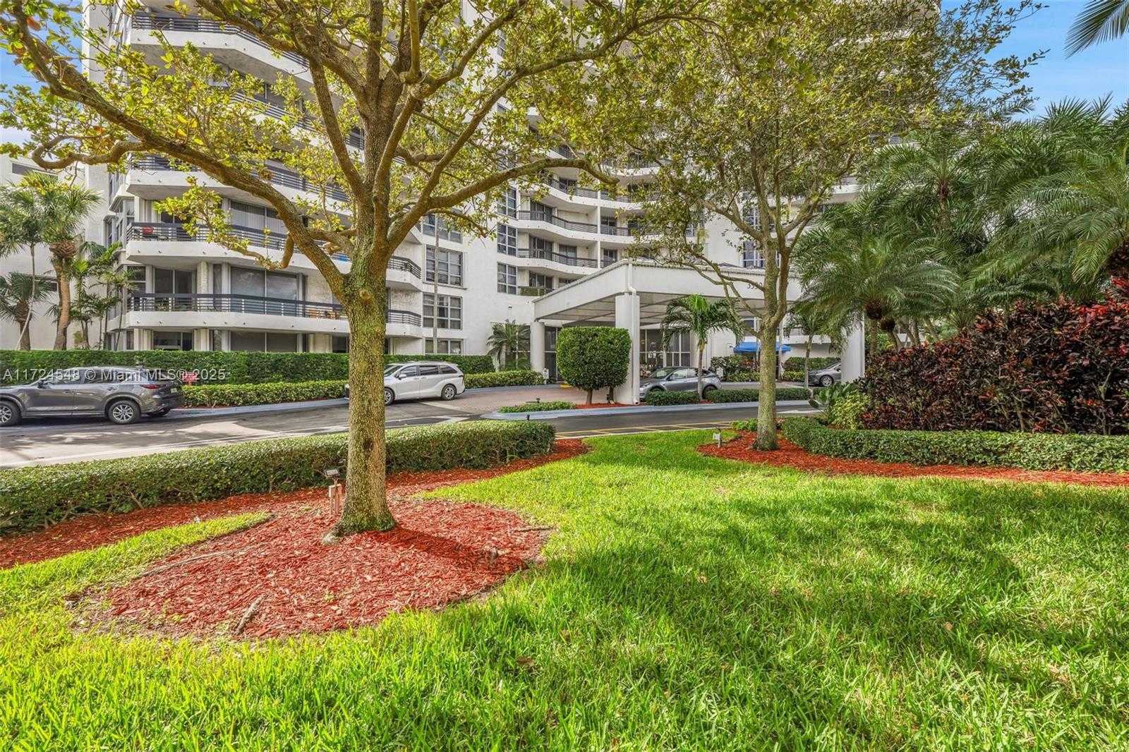 Small Image of 3530 MYSTIC POINTE DR #710, Aventura Number 39