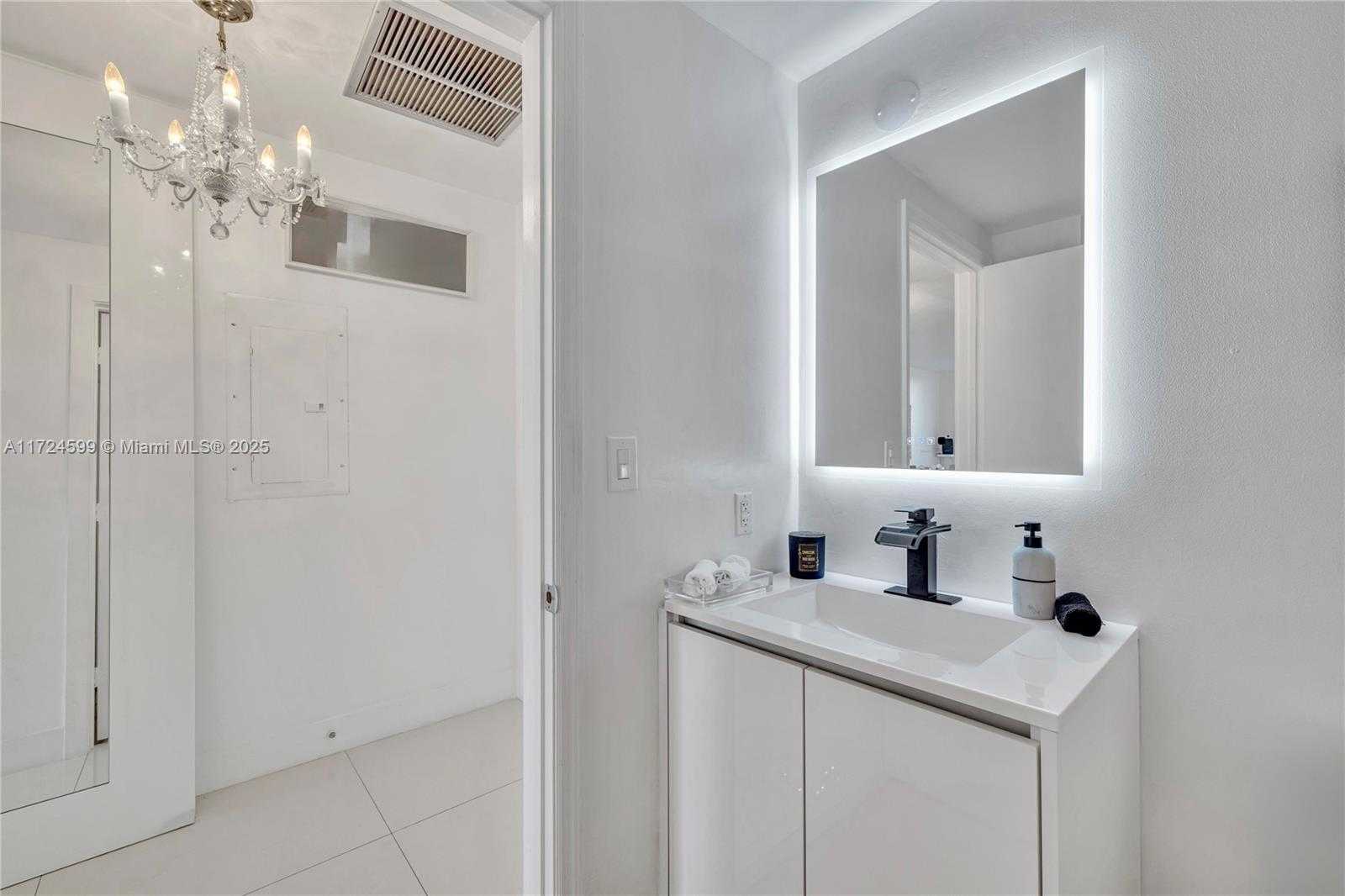 Small Image of 7901 HISPANOLA AVE #902, North Bay Village Number 10