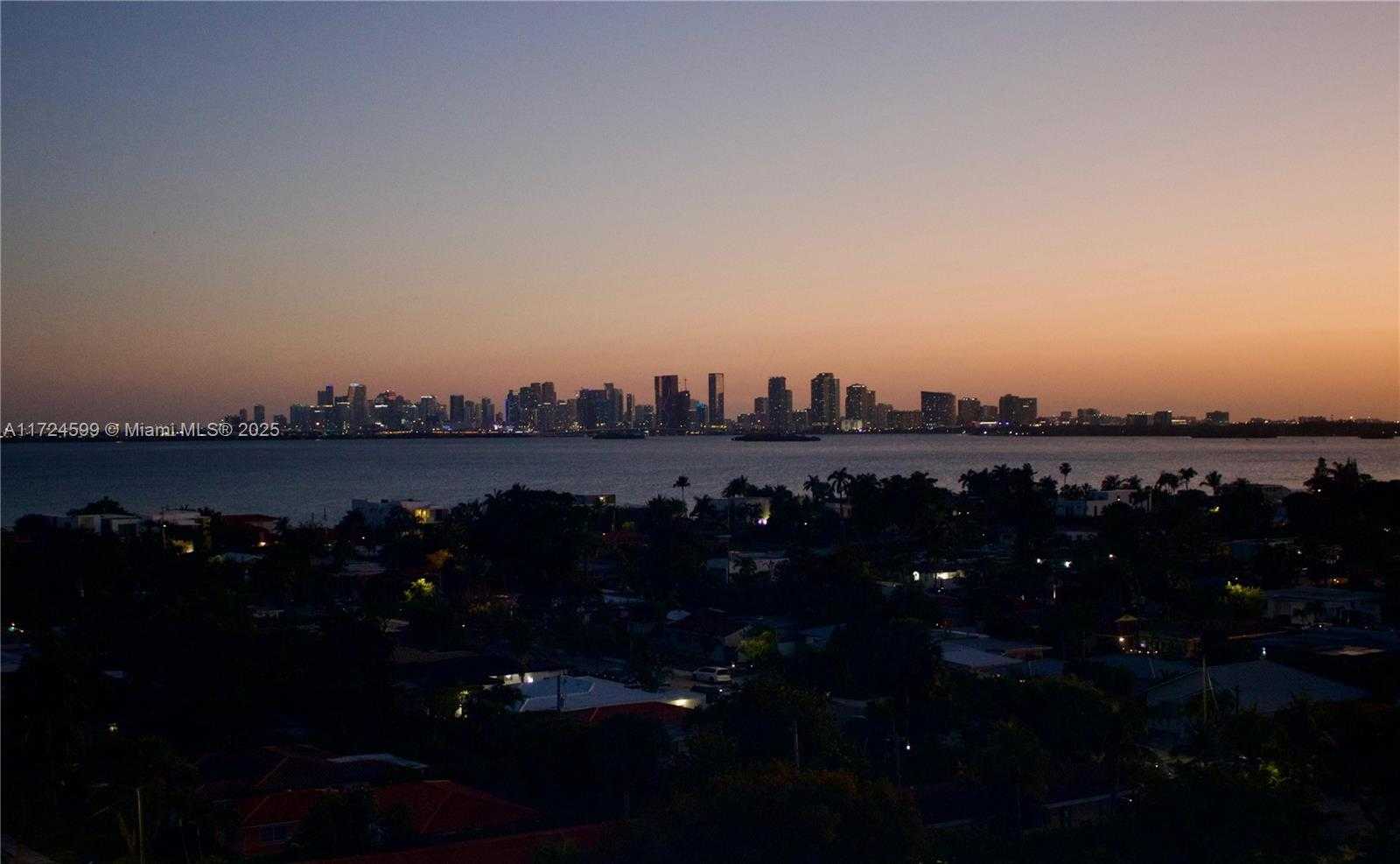 Small Image of 7901 HISPANOLA AVE #902, North Bay Village Number 22