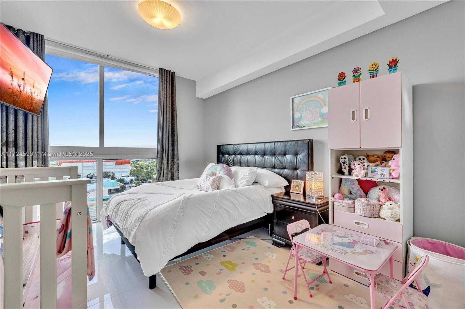 Small Image of 7901 HISPANOLA AVE #902, North Bay Village Number 8