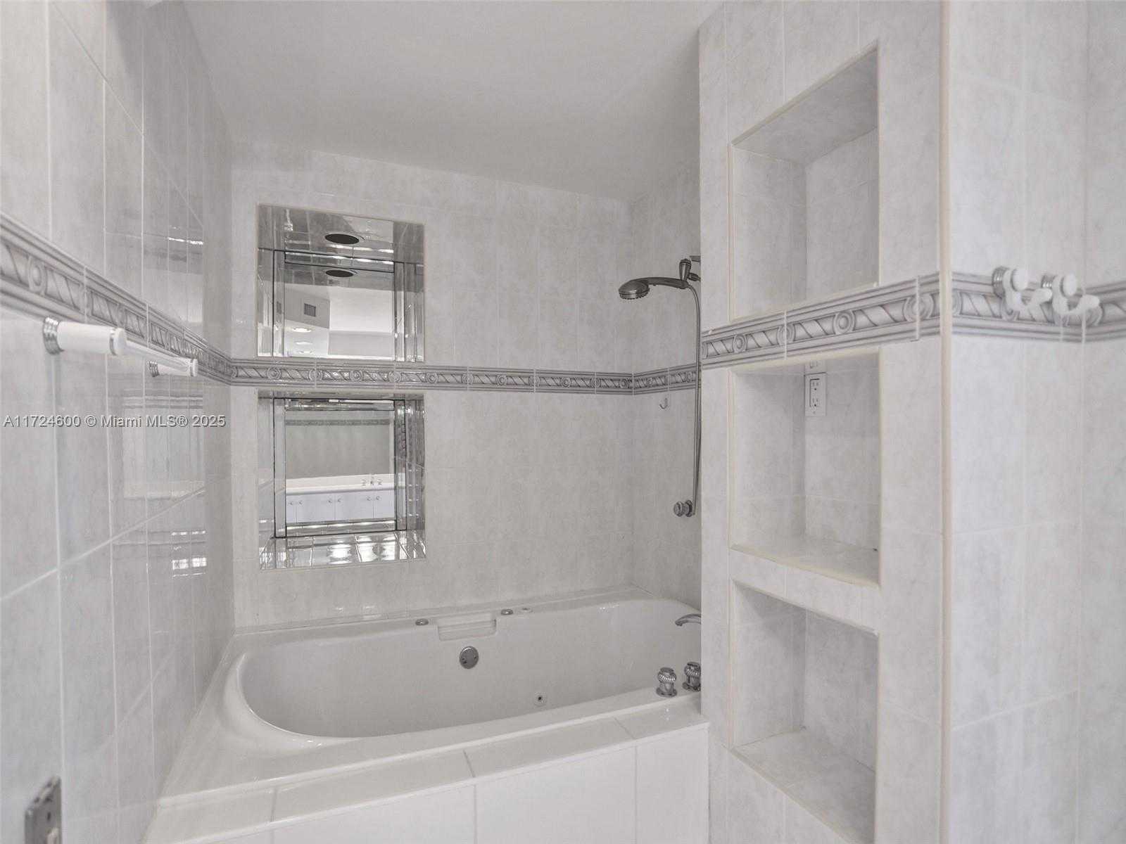 Small Image of 18071 BISCAYNE BLVD #1701, Aventura Number 30