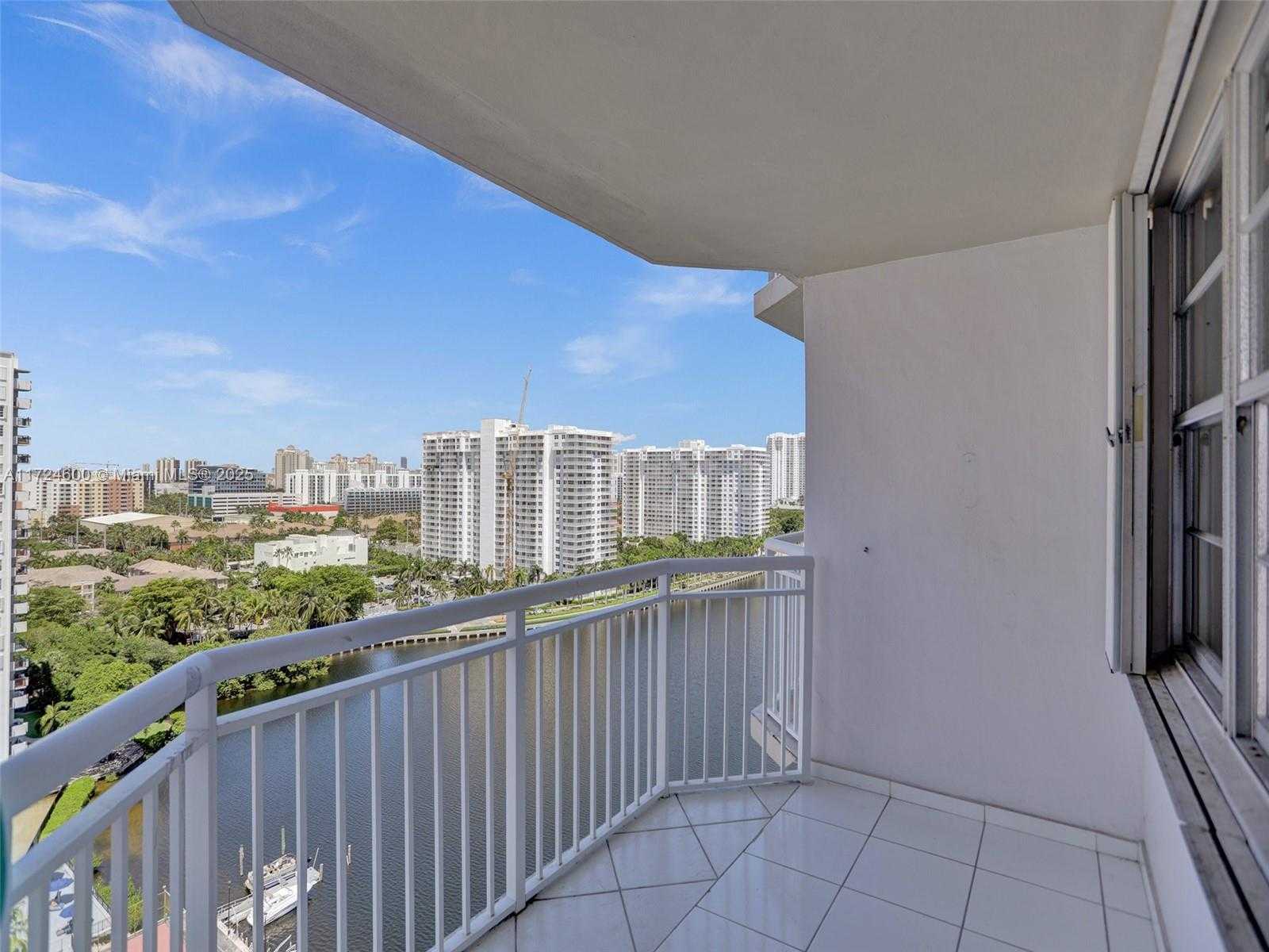 Small Image of 18071 BISCAYNE BLVD #1701, Aventura Number 37