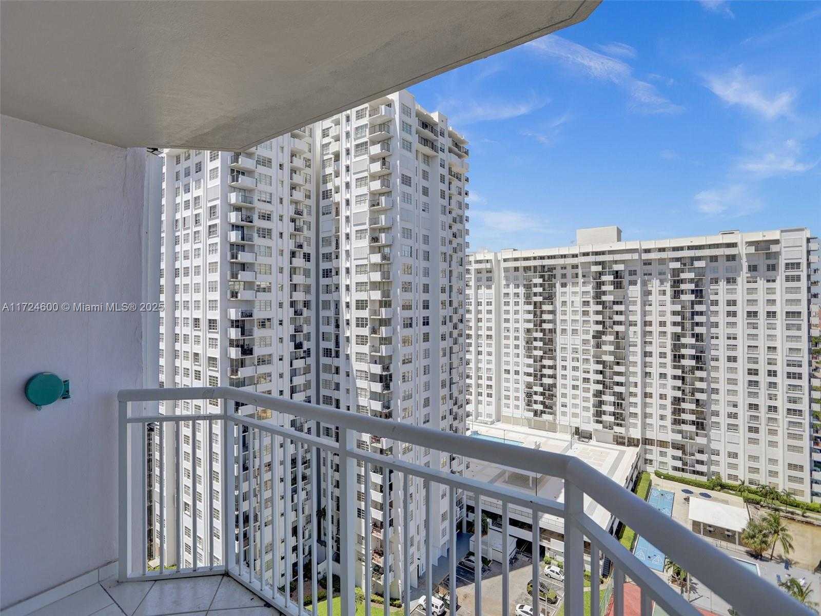 Small Image of 18071 BISCAYNE BLVD #1701, Aventura Number 39
