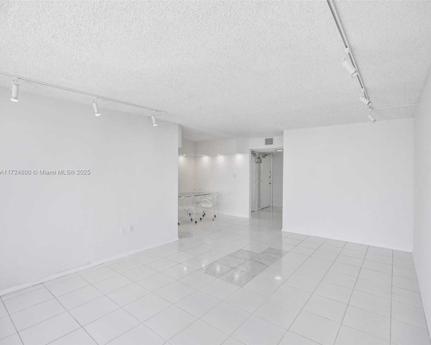 Small Image of 18071 BISCAYNE BLVD #1701, Aventura Number 4