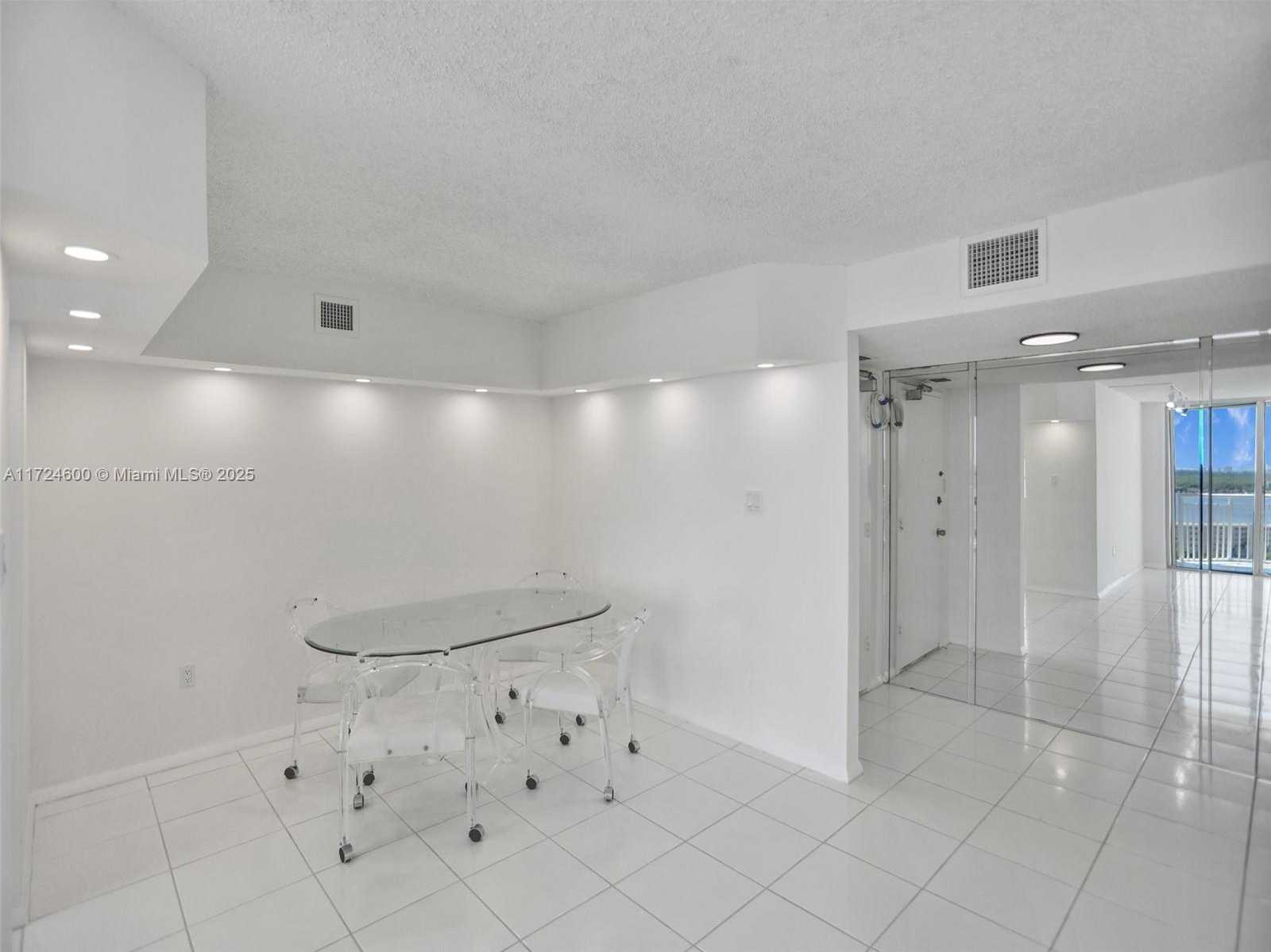 Small Image of 18071 BISCAYNE BLVD #1701, Aventura Number 6