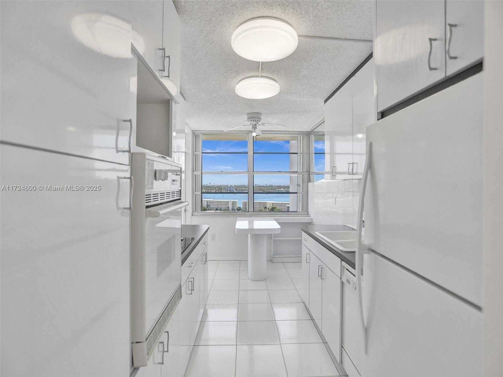 Small Image of 18071 BISCAYNE BLVD #1701, Aventura Number 8