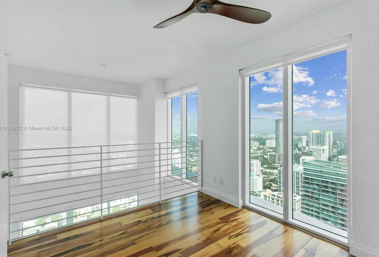 Small Image of 60 SOUTH WEST 13TH ST #4413, Miami Number 13