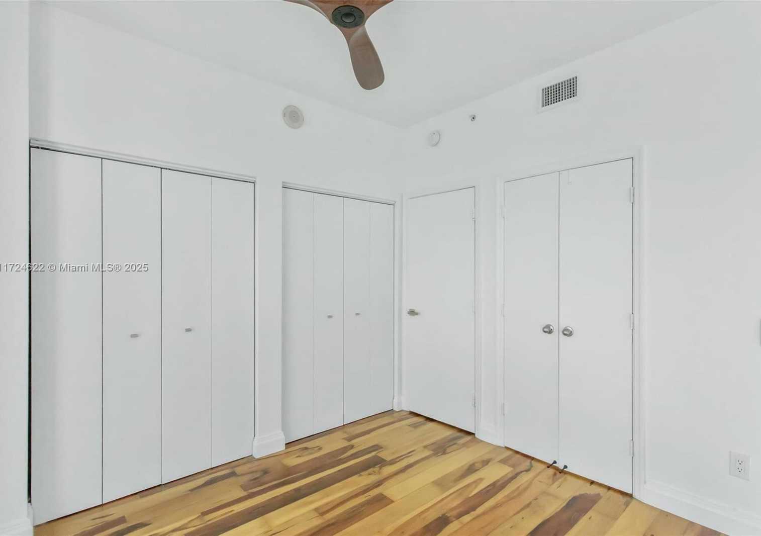 Small Image of 60 SOUTH WEST 13TH ST #4413, Miami Number 16