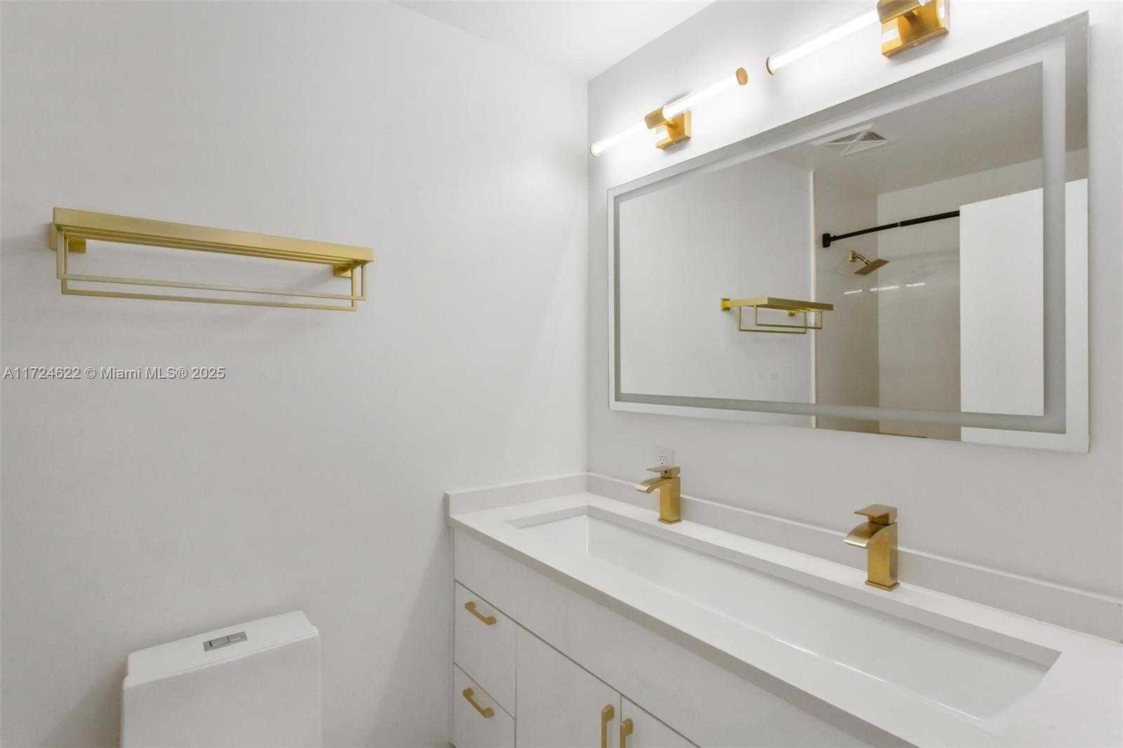 Small Image of 60 SOUTH WEST 13TH ST #4413, Miami Number 20
