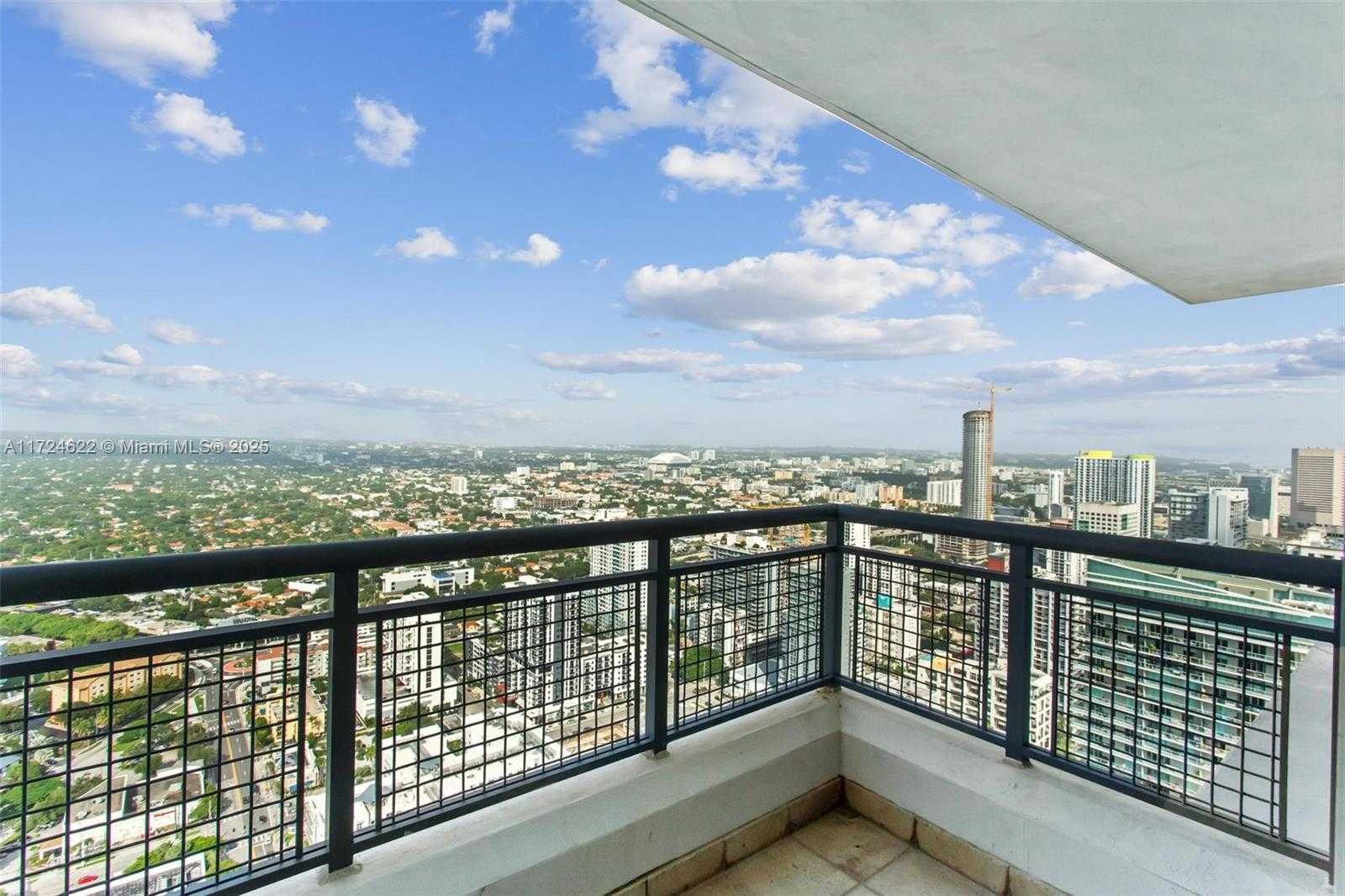 Small Image of 60 SOUTH WEST 13TH ST #4413, Miami Number 25