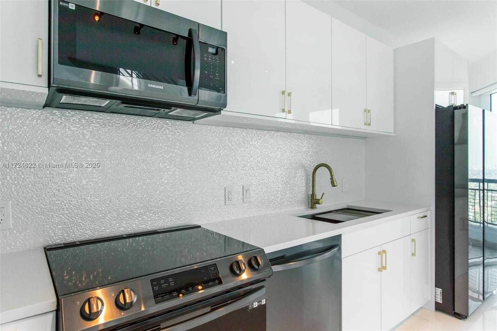 Small Image of 60 SOUTH WEST 13TH ST #4413, Miami Number 5