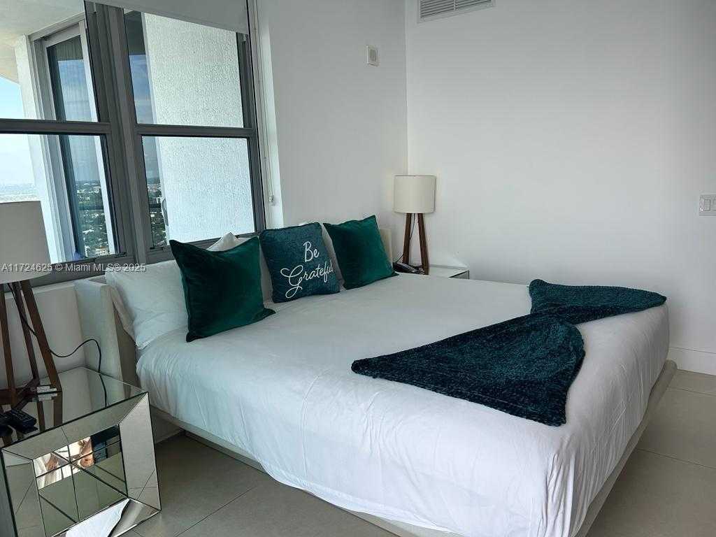 Small Image of 4111 SOUTH OCEAN DR #3511, Hollywood Number 11