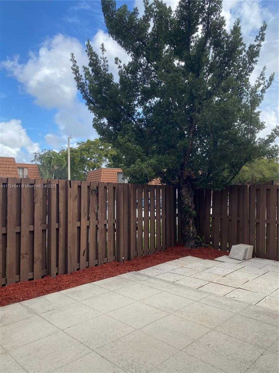 Small Image of 4081 FOREST HILL DR #4081, Cooper City Number 21