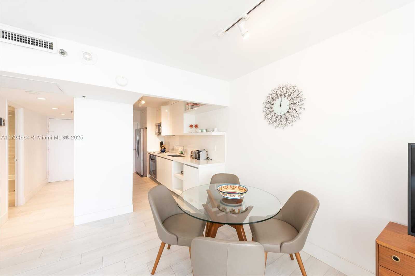 Small Image of 100 LINCOLN RD #619, Miami Beach Number 9