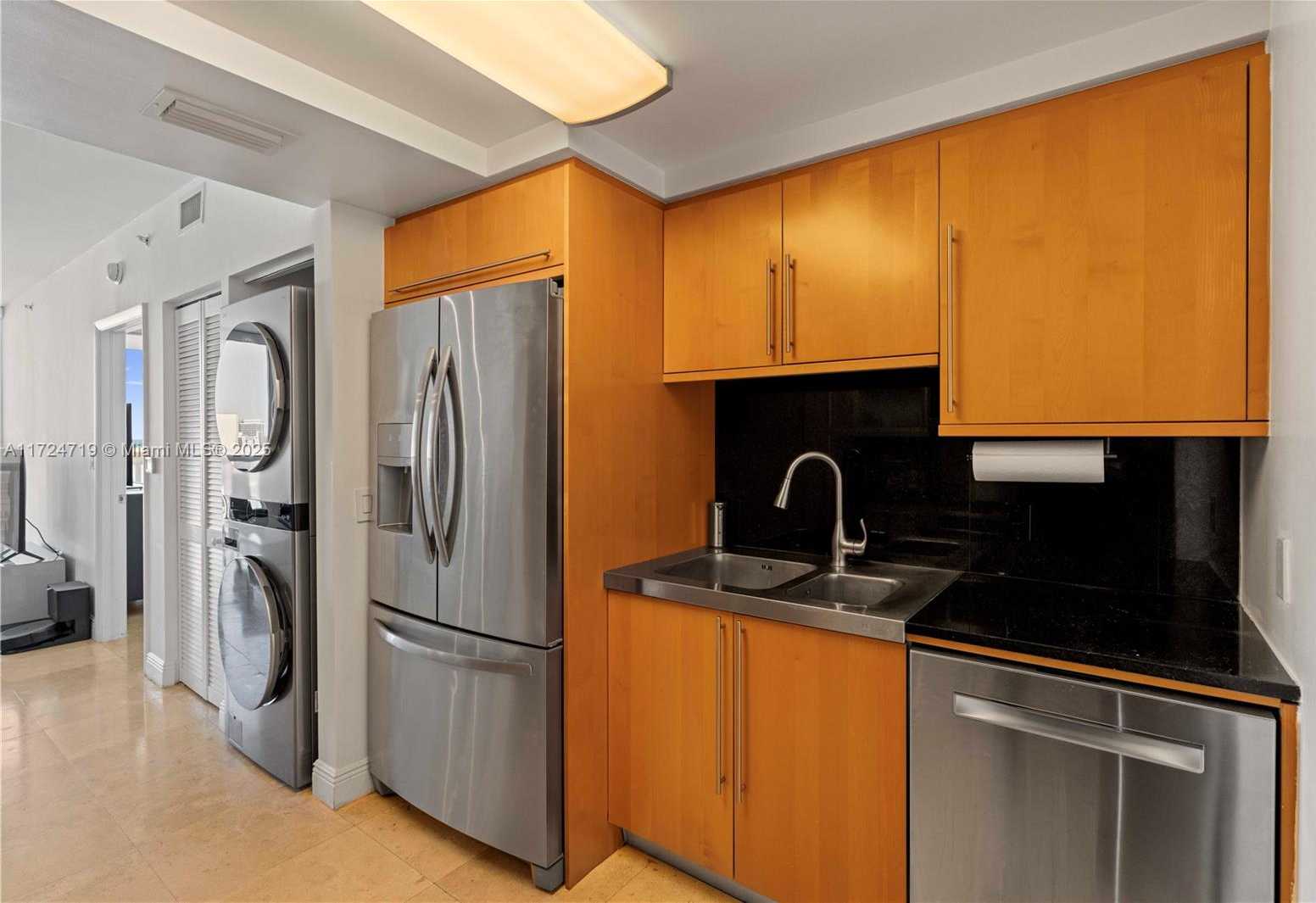 Small Image of 6365 COLLINS AVE #1909, Miami Beach Number 10