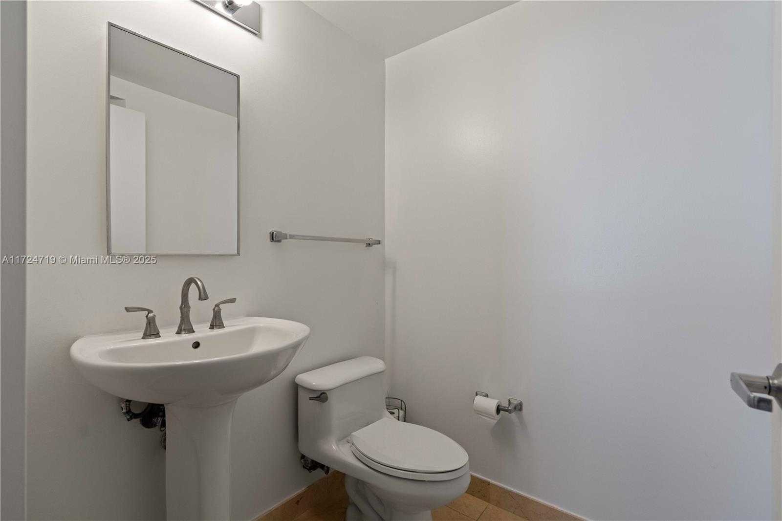 Small Image of 6365 COLLINS AVE #1909, Miami Beach Number 12