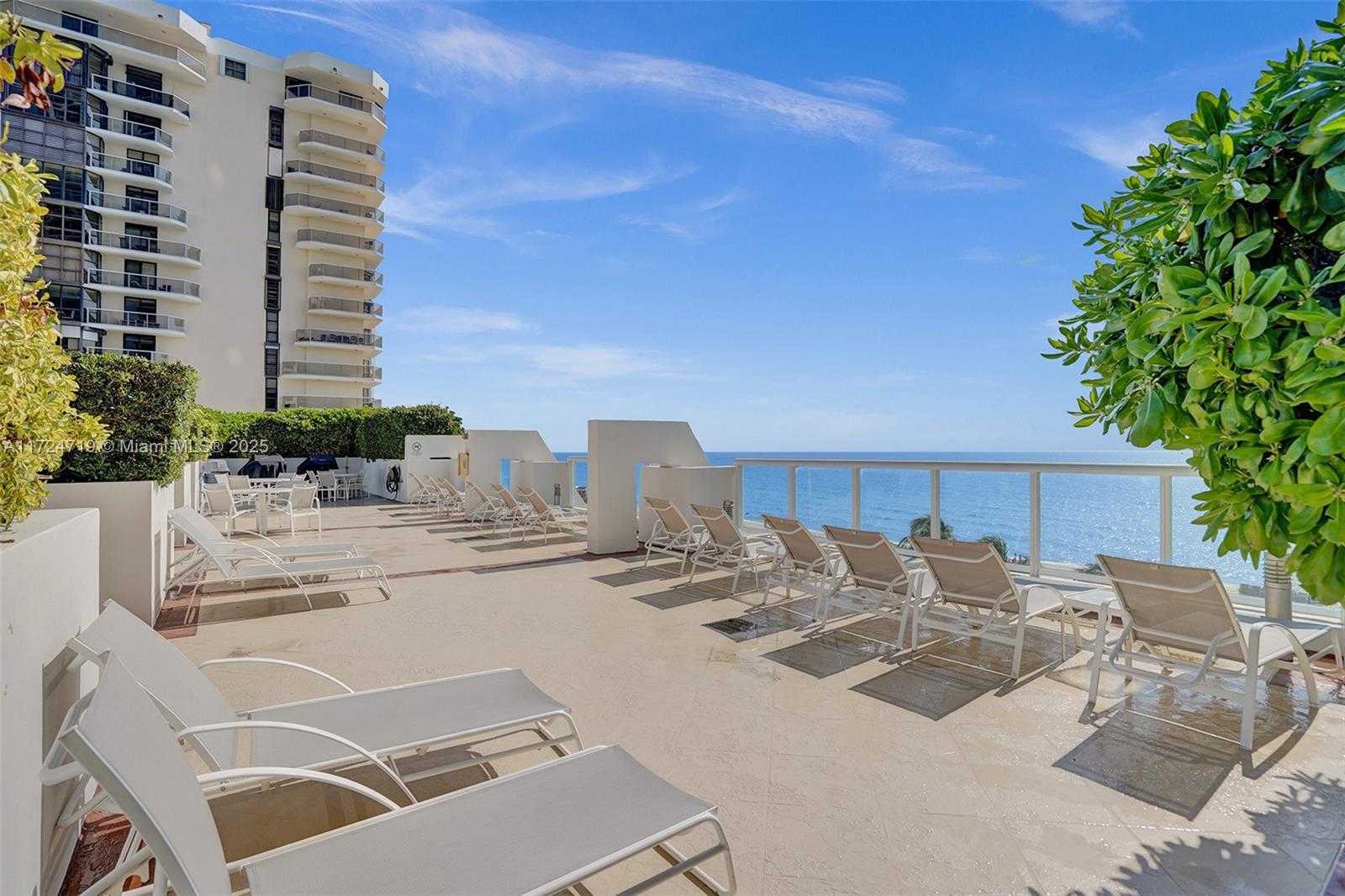Small Image of 6365 COLLINS AVE #1909, Miami Beach Number 14