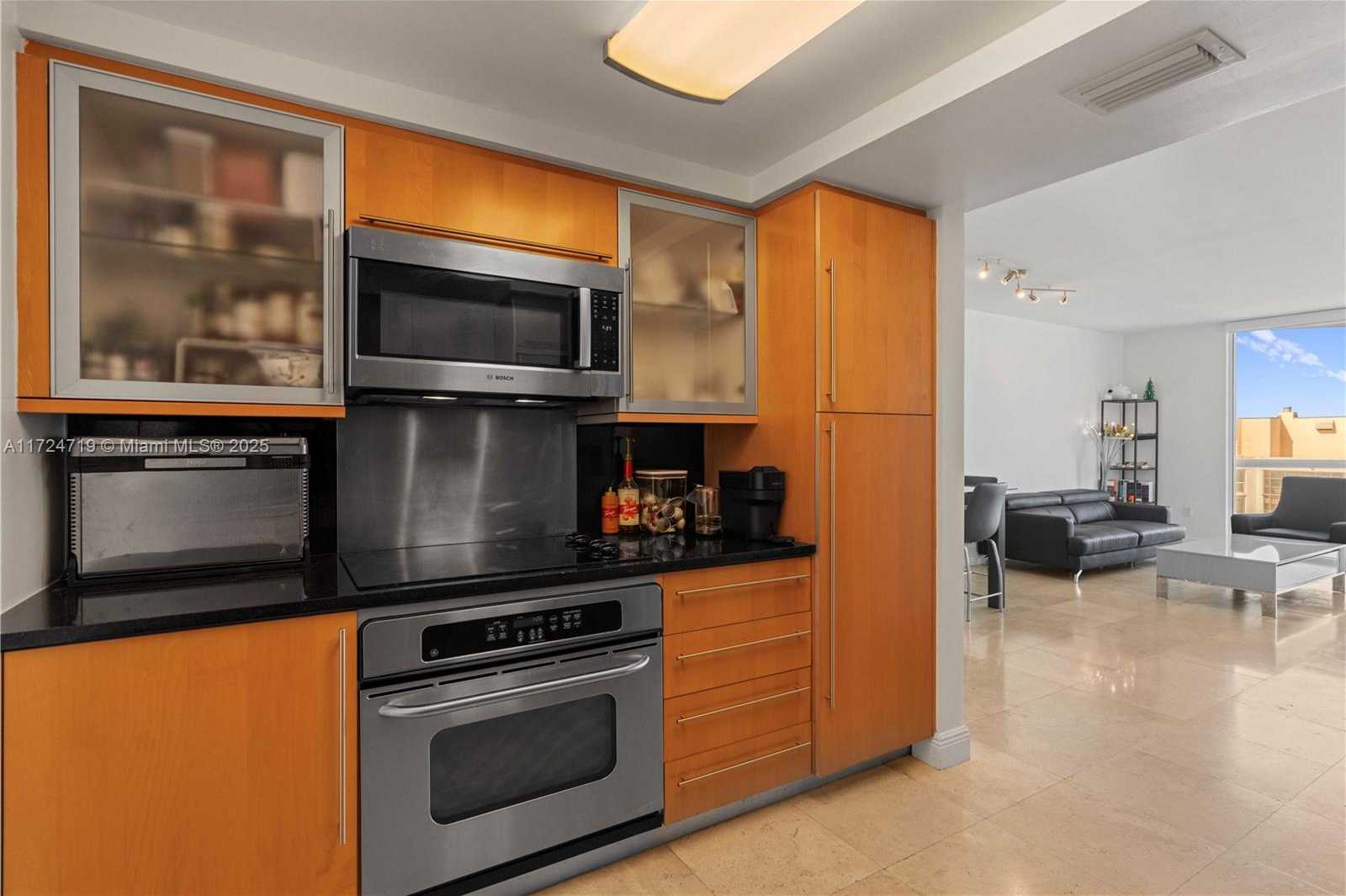 Small Image of 6365 COLLINS AVE #1909, Miami Beach Number 9