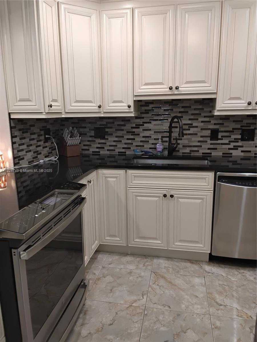 Small Image of 329 SOUTH EAST 3RD ST #105T, Hallandale Beach Number 4