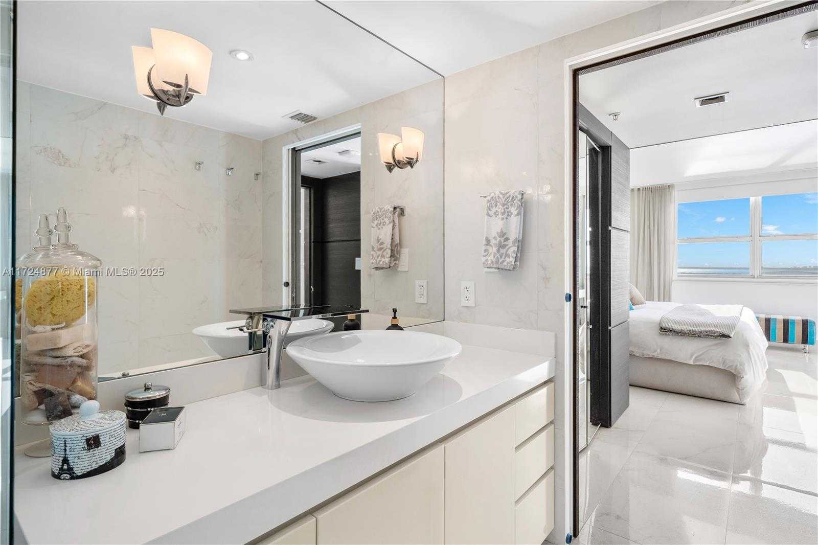 Small Image of 90 ALTON RD #3010, Miami Beach Number 14