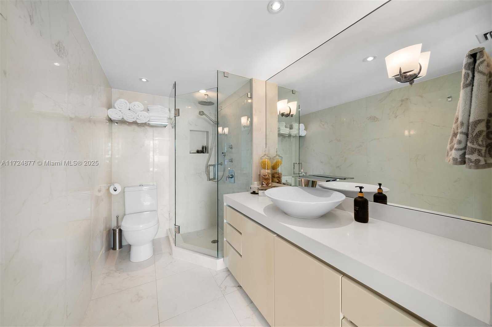 Small Image of 90 ALTON RD #3010, Miami Beach Number 15
