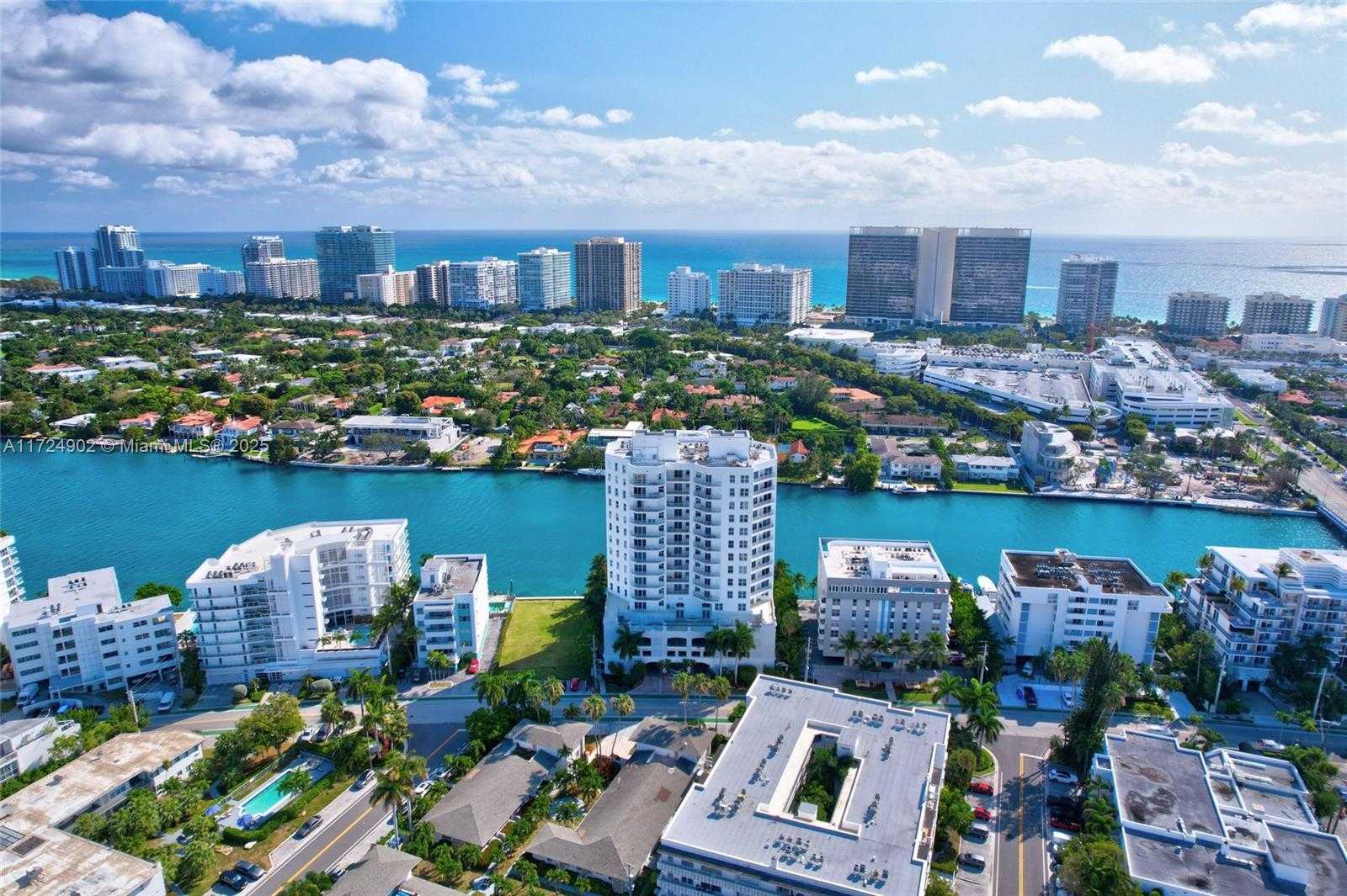 Small Image of 9751 EAST BAY HARBOR DRIVE #PHSB-1604, Bay Harbor Islands Number 39