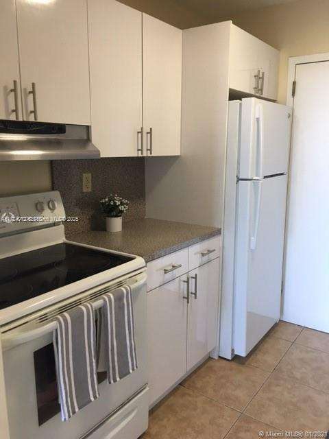 Small Image of 2000 NORTH EAST 135TH ST #510, North Miami Number 2