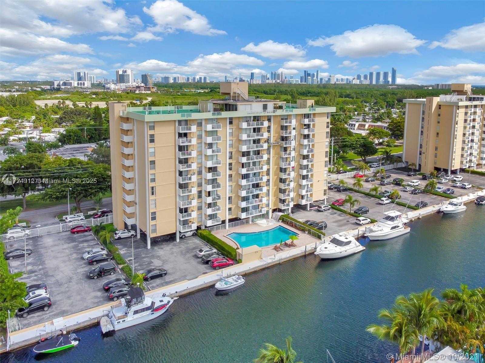 Small Image of 2000 NORTH EAST 135TH ST #510, North Miami Number 27