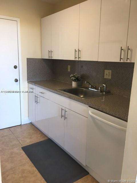 Small Image of 2000 NORTH EAST 135TH ST #510, North Miami Number 3
