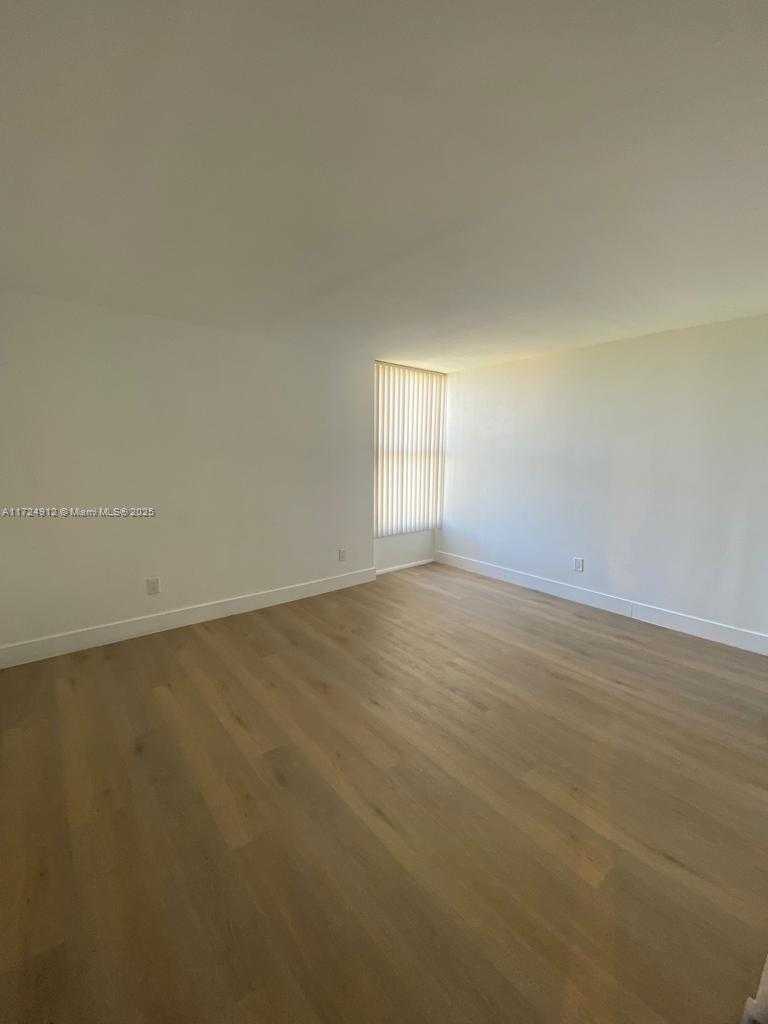 Small Image of 2000 NORTH EAST 135TH ST #510, North Miami Number 4