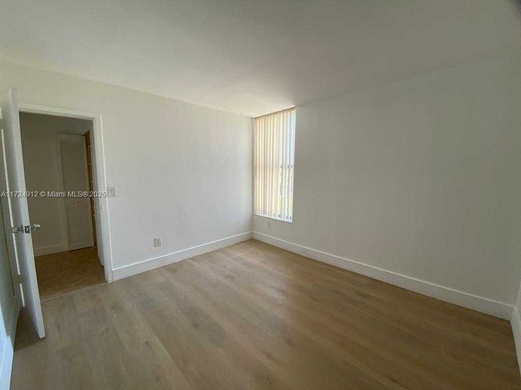 Small Image of 2000 NORTH EAST 135TH ST #510, North Miami Number 7