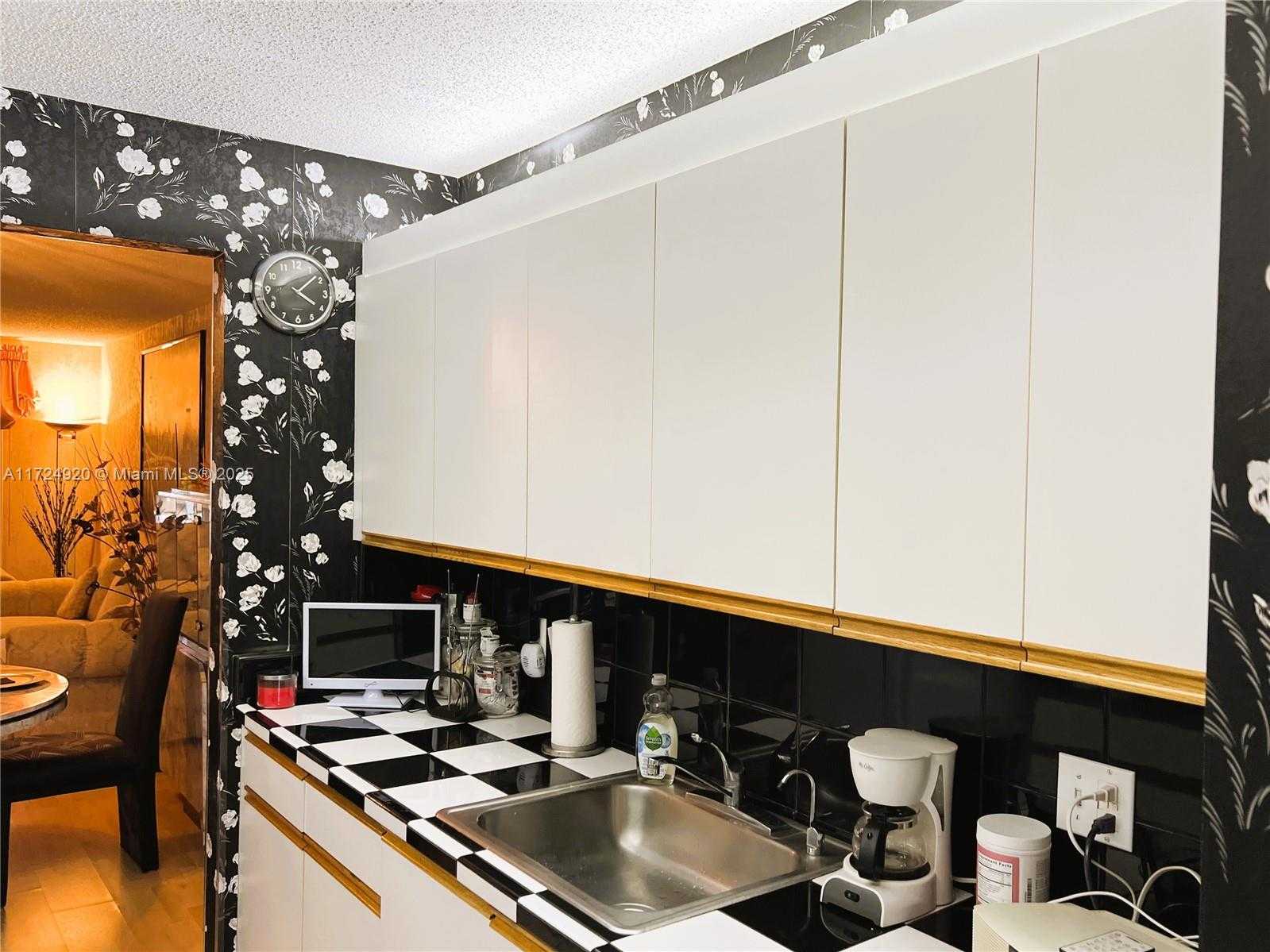 Small Image of 1300 SOUTH WEST 130TH AVE #101F, Pembroke Pines Number 25