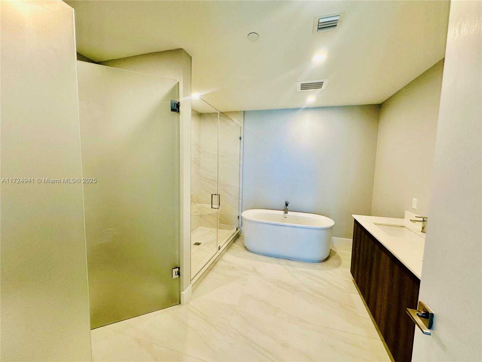 Small Image of 17550 COLLINS AVE #803, Sunny Isles Beach Number 13