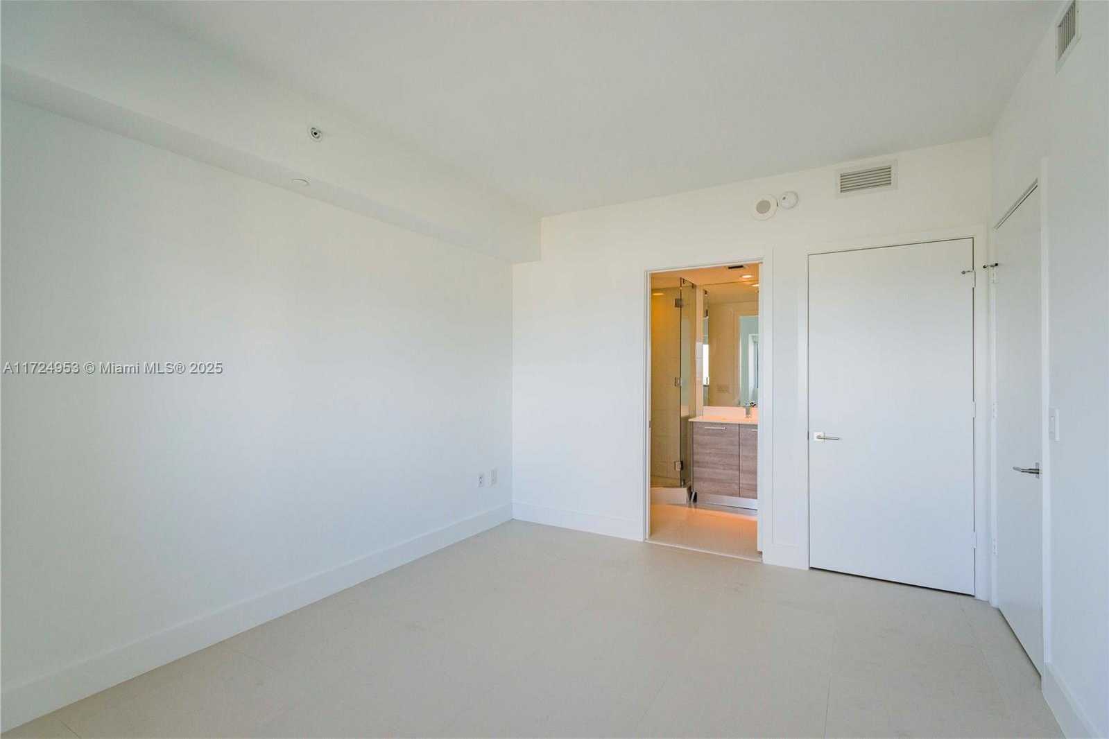 Small Image of 650 NORTH EAST 32 ST #2703, Miami Number 11