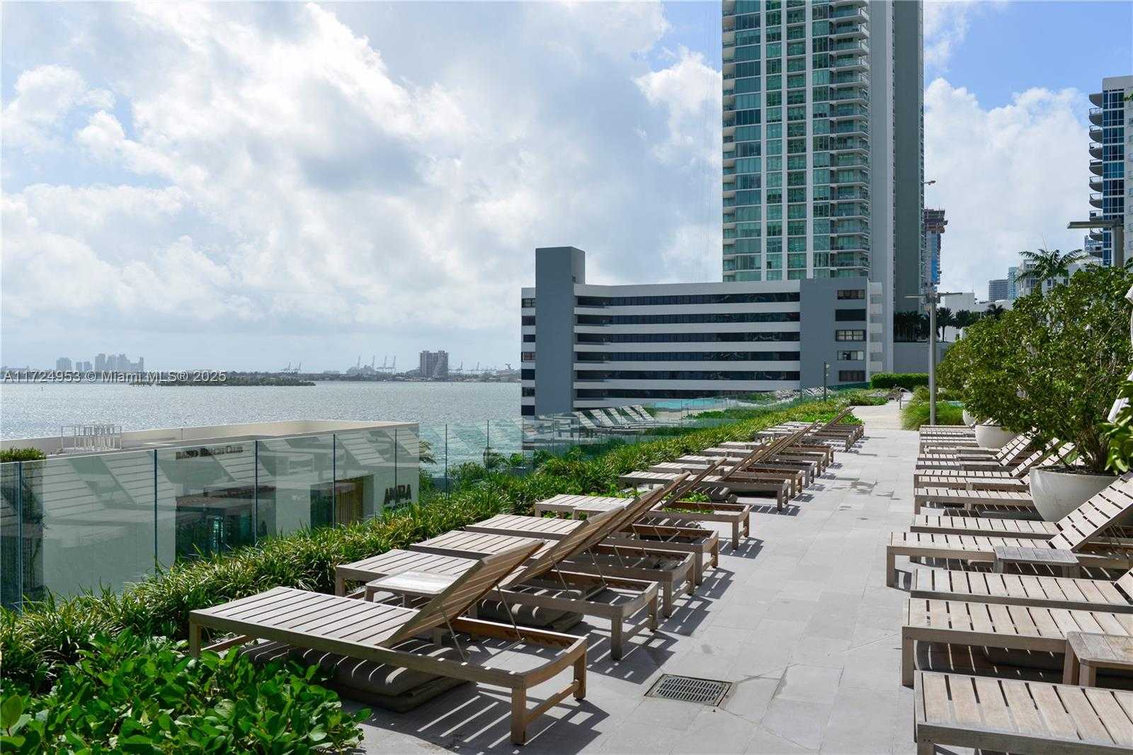 Small Image of 650 NORTH EAST 32 ST #2703, Miami Number 19