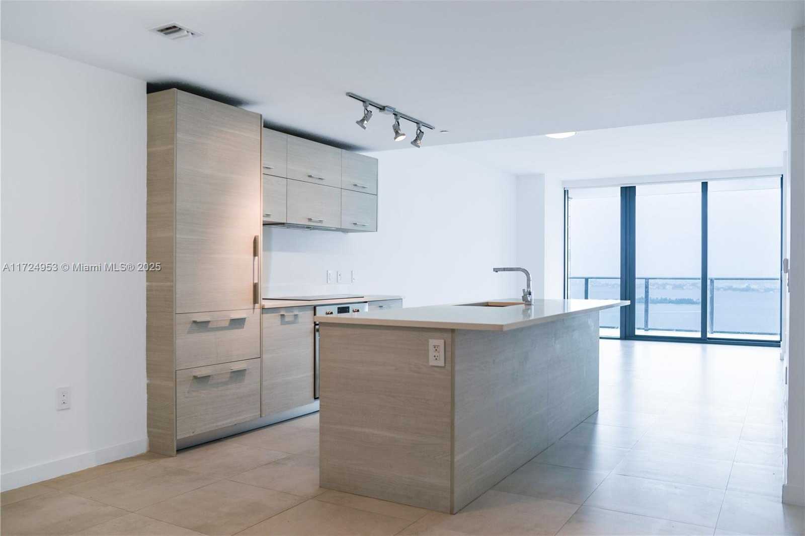 Small Image of 650 NORTH EAST 32 ST #2703, Miami Number 7