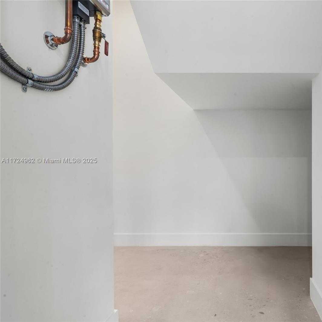 Small Image of 724 SOUTH WEST 8TH WAY #724, Fort Lauderdale Number 26