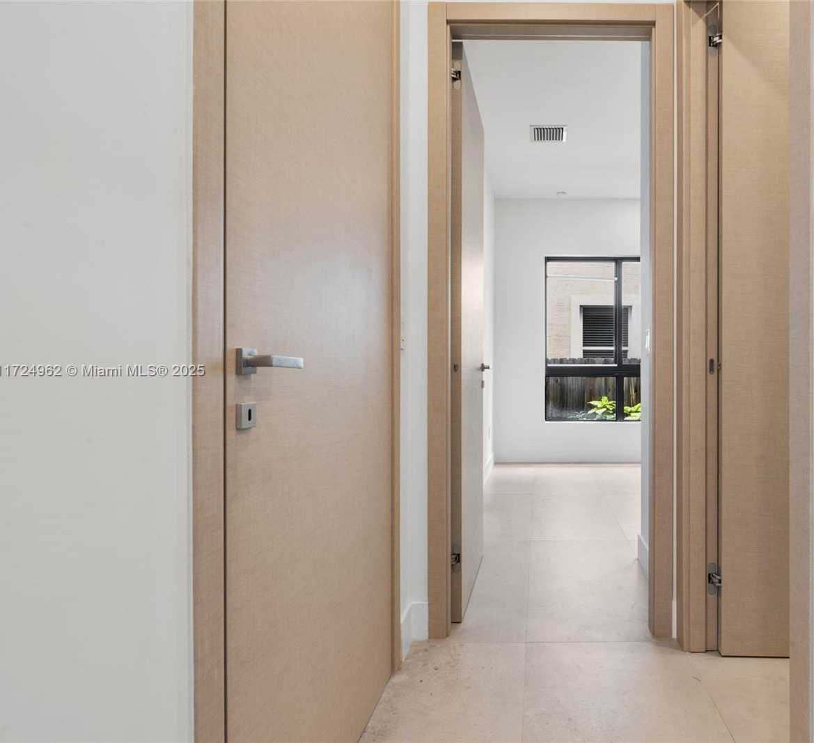 Small Image of 724 SOUTH WEST 8TH WAY #724, Fort Lauderdale Number 27