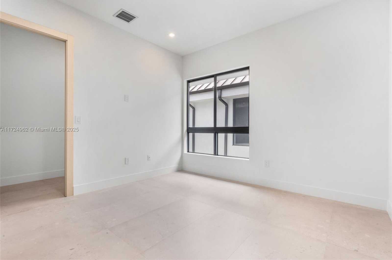 Small Image of 724 SOUTH WEST 8TH WAY #724, Fort Lauderdale Number 30