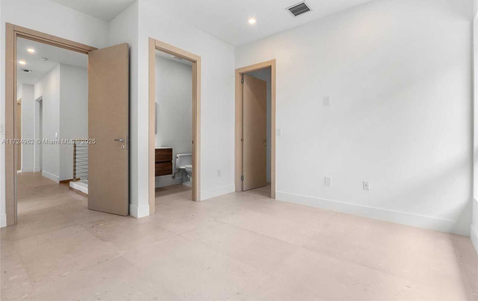 Small Image of 724 SOUTH WEST 8TH WAY #724, Fort Lauderdale Number 31