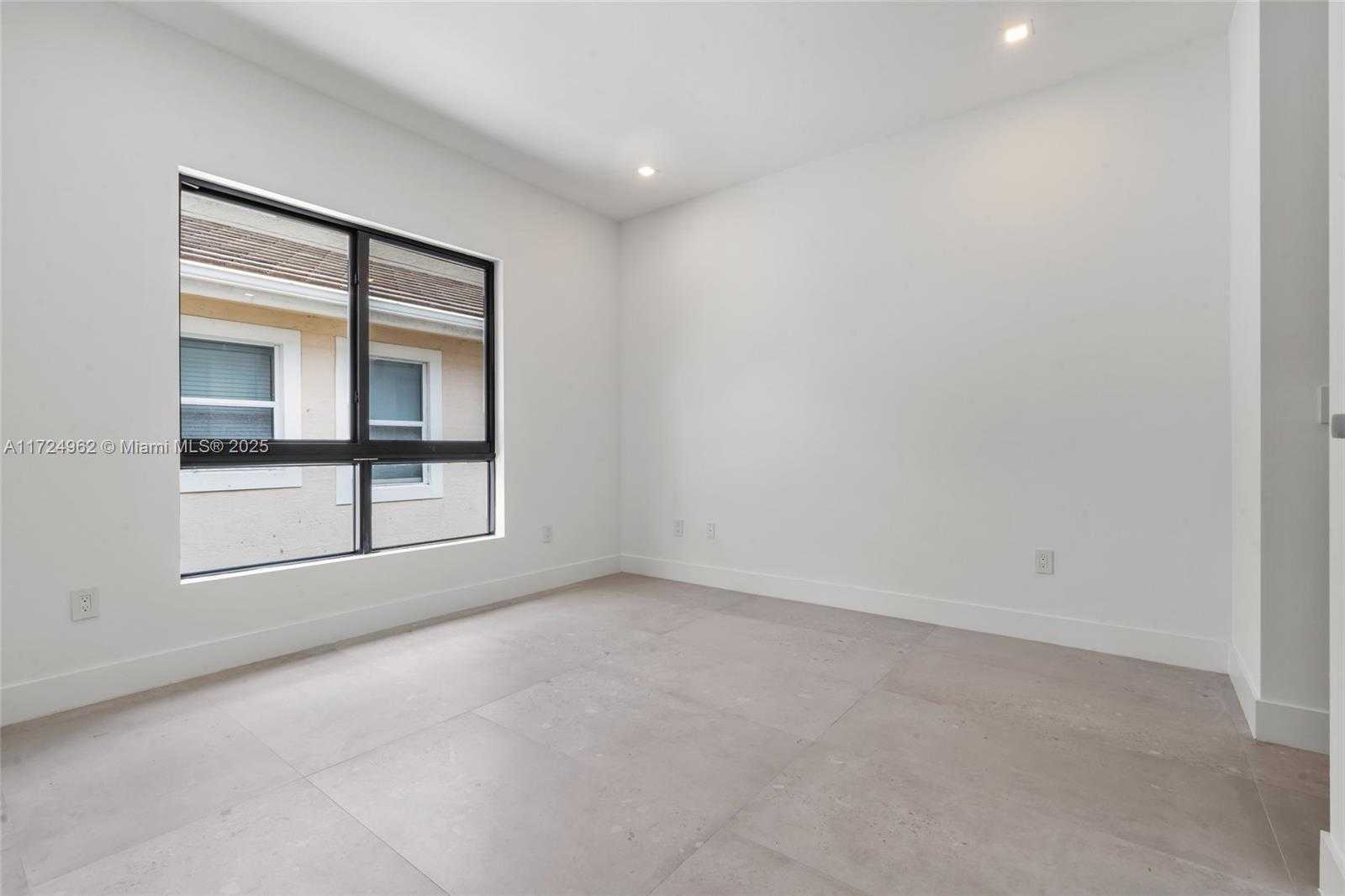 Small Image of 724 SOUTH WEST 8TH WAY #724, Fort Lauderdale Number 48