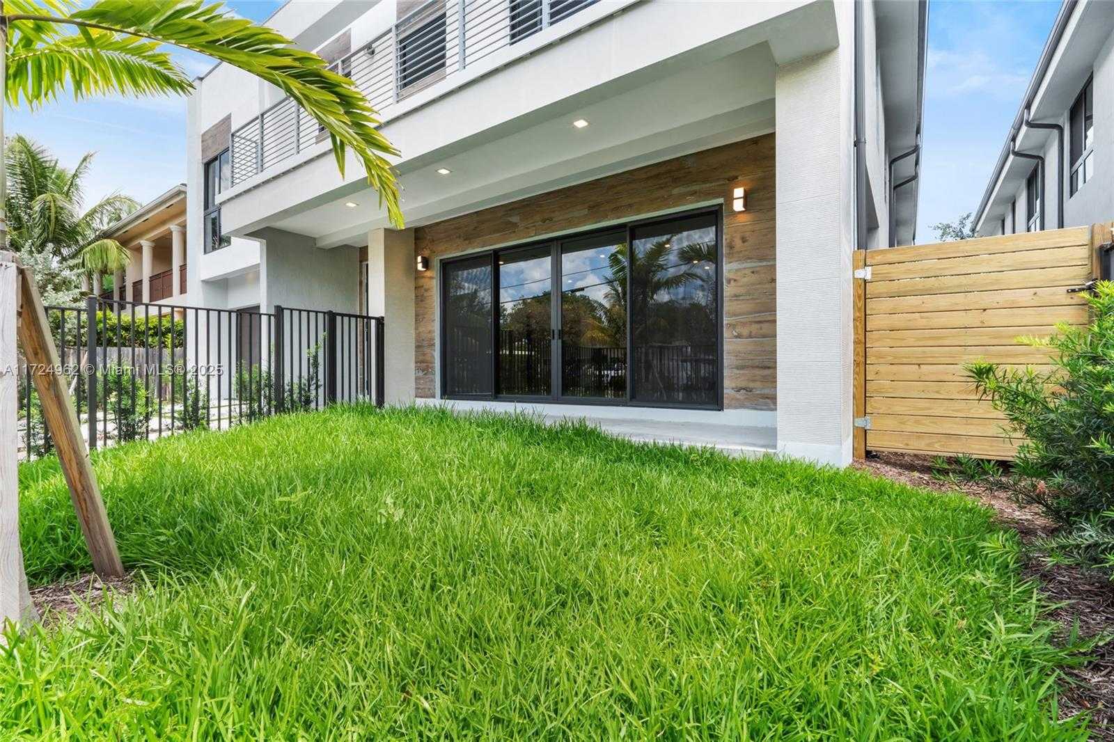 Small Image of 724 SOUTH WEST 8TH WAY #724, Fort Lauderdale Number 60