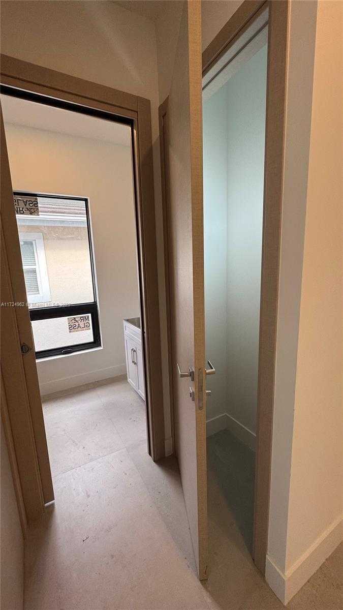 Small Image of 724 SOUTH WEST 8TH WAY #724, Fort Lauderdale Number 65