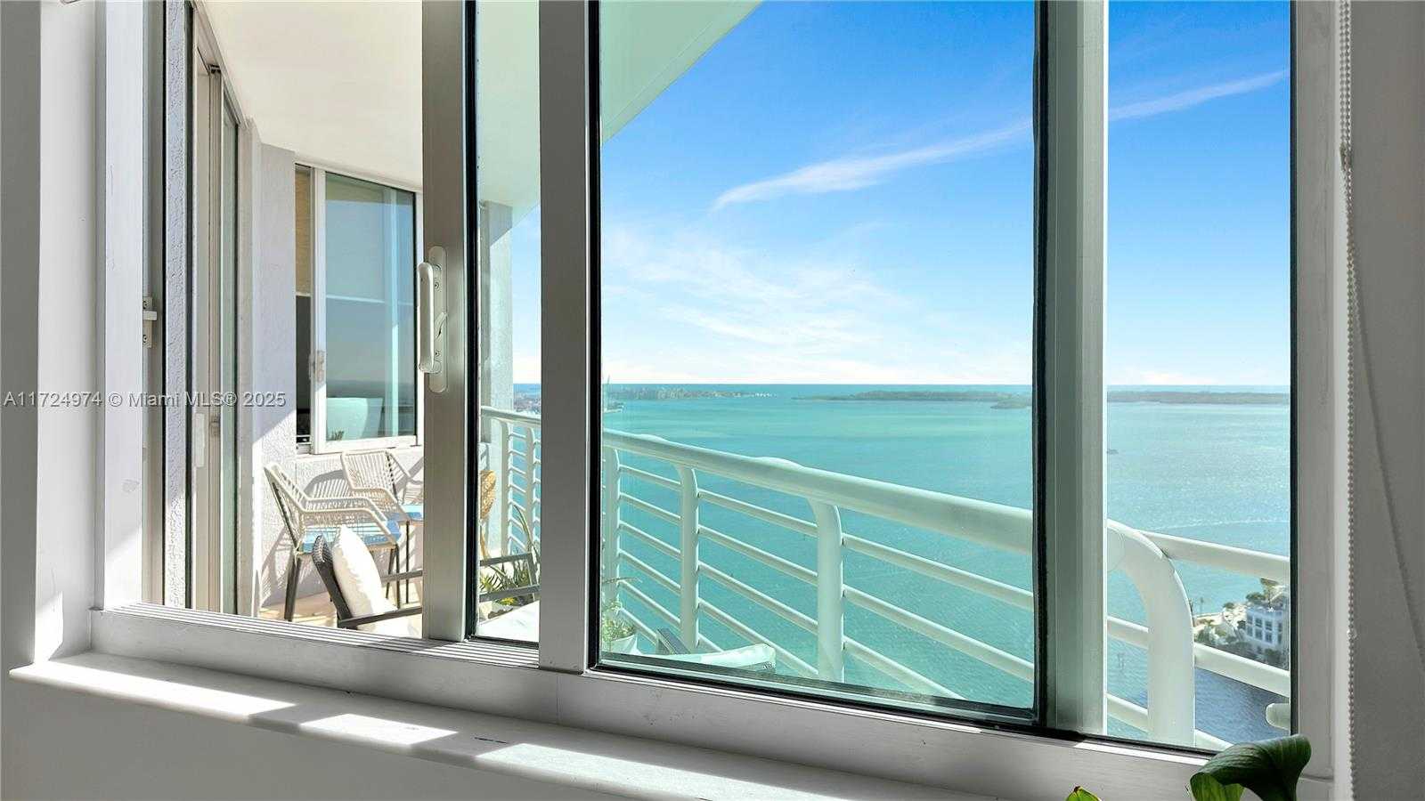 Small Image of 335 SOUTH BISCAYNE BLVD #2905, Miami Number 12