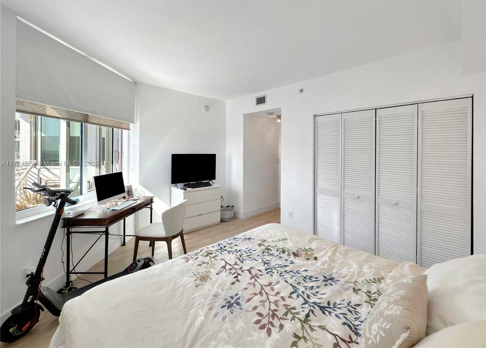 Small Image of 335 SOUTH BISCAYNE BLVD #2905, Miami Number 14