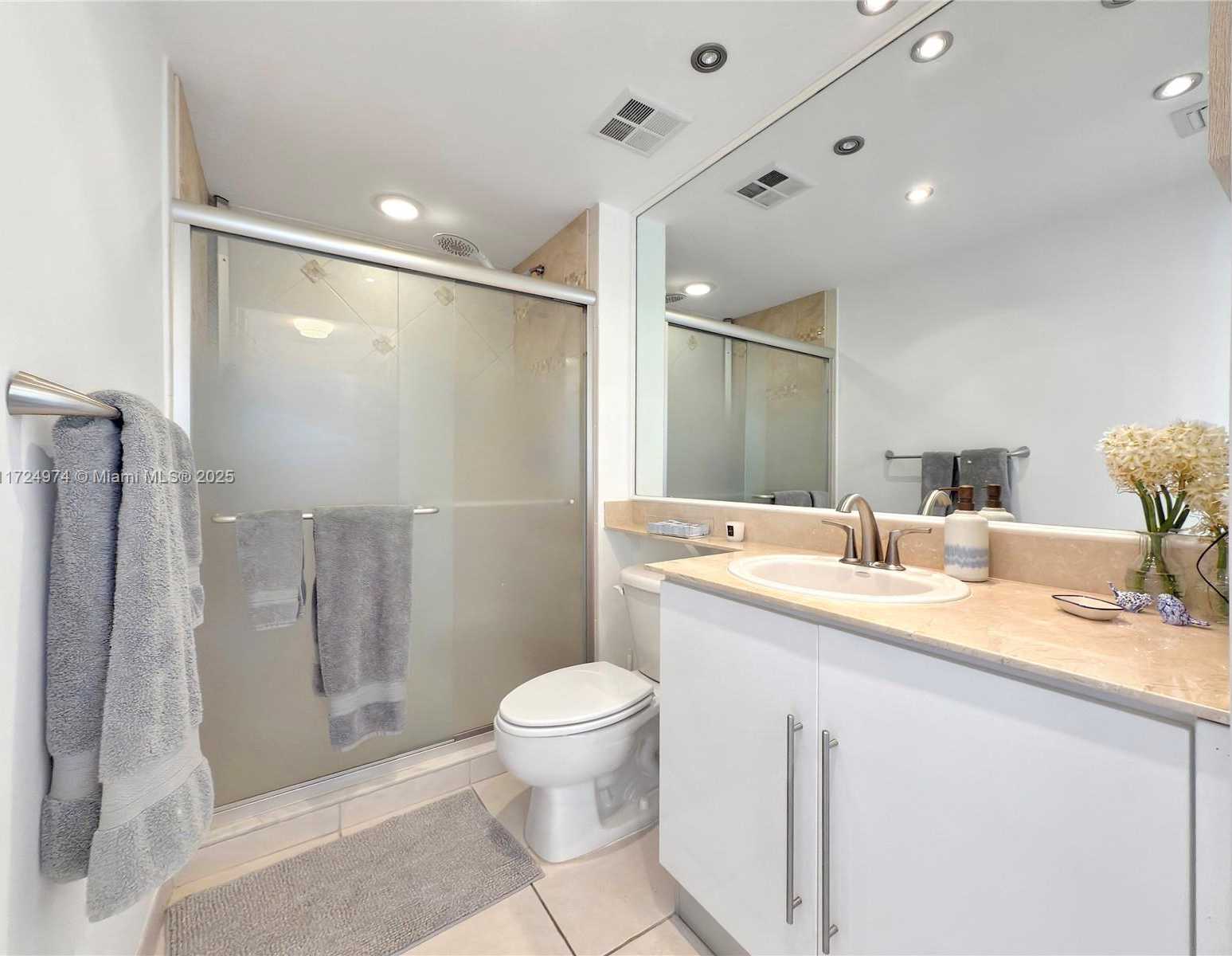 Small Image of 335 SOUTH BISCAYNE BLVD #2905, Miami Number 16