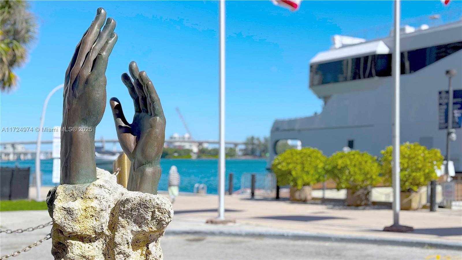 Small Image of 335 SOUTH BISCAYNE BLVD #2905, Miami Number 22