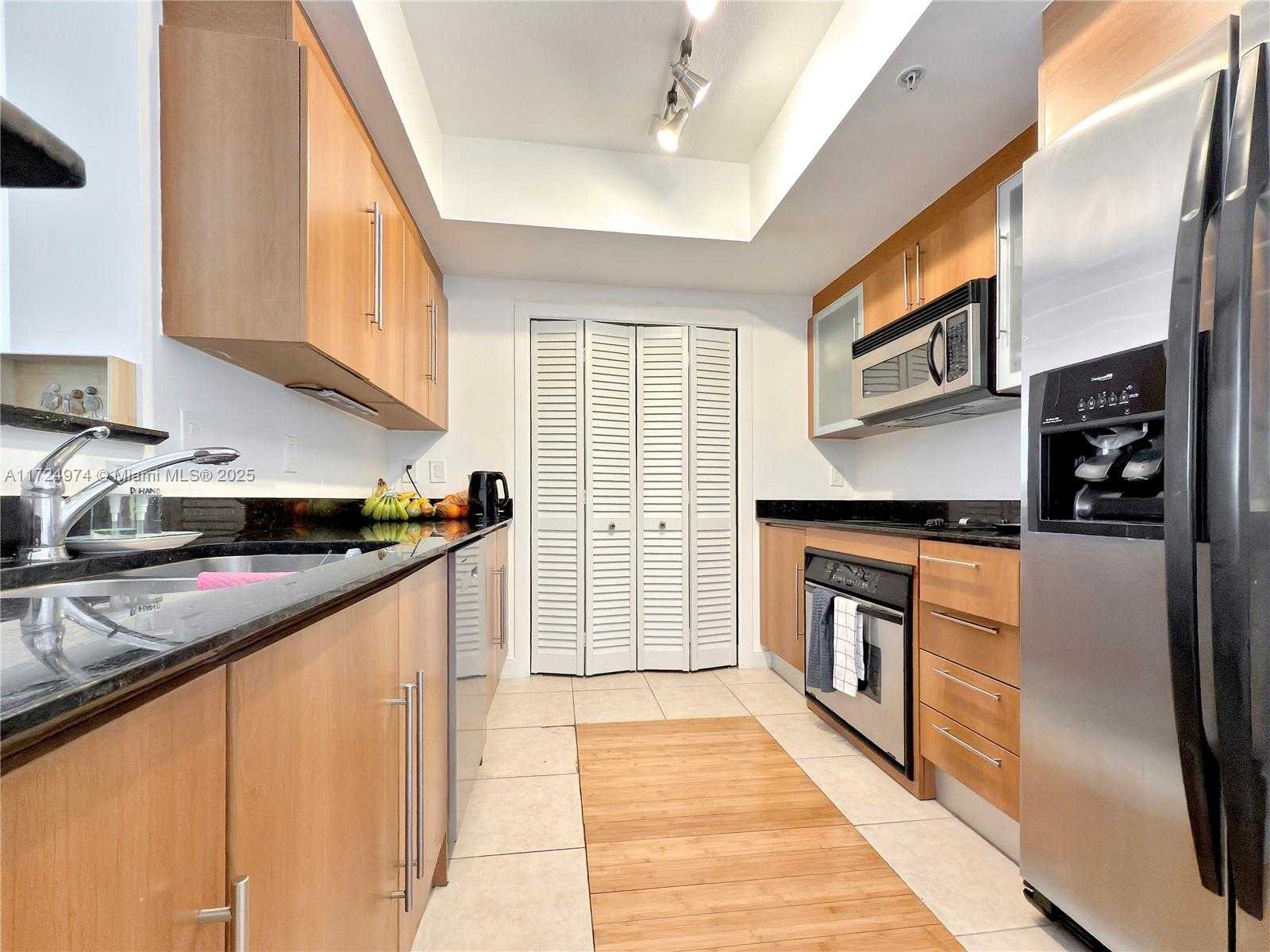 Small Image of 335 SOUTH BISCAYNE BLVD #2905, Miami Number 9