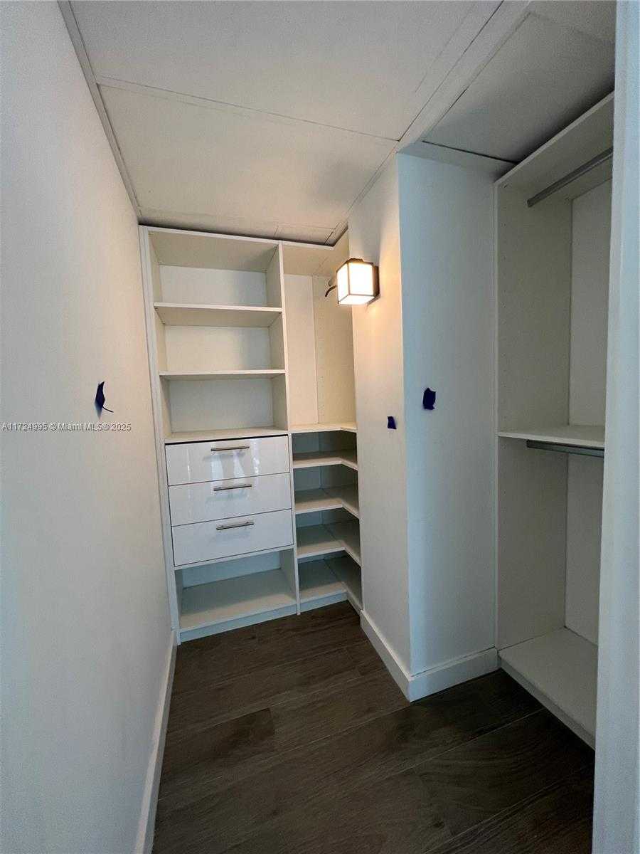Small Image of 650 NORTH EAST 32ND ST #1008, Miami Number 10