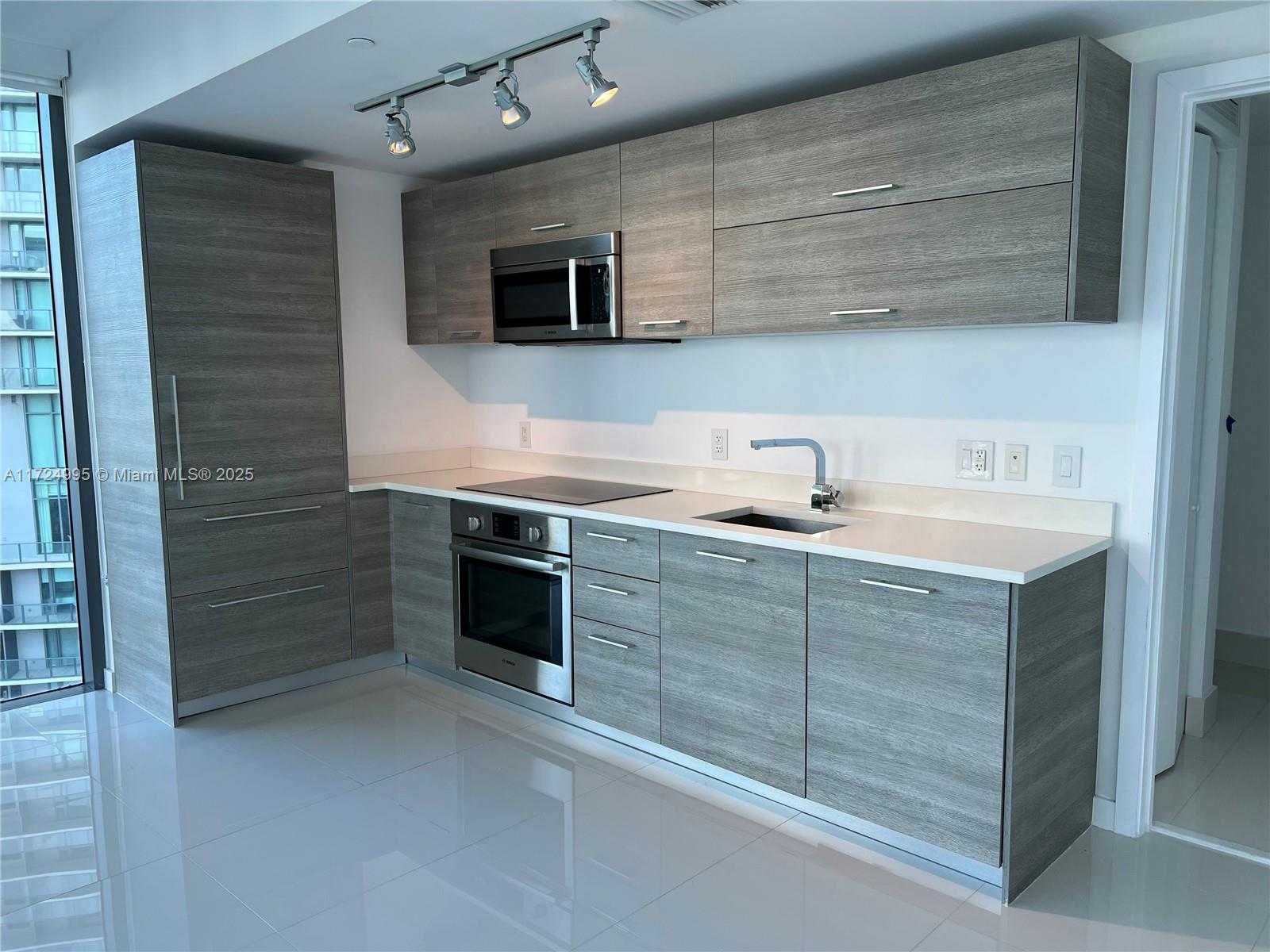 Small Image of 650 NORTH EAST 32ND ST #1008, Miami Number 5